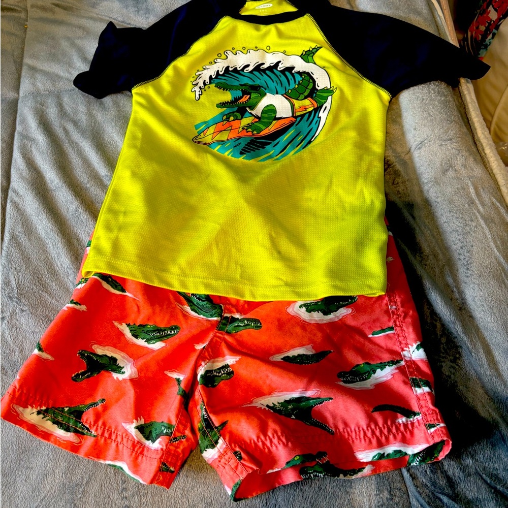 Old Navy Kids Swim Set with Crocodile Design sz 6/7